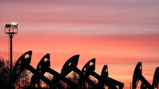 Нафта трохи подешевшала, але Brent за тиждень додала понад 7%