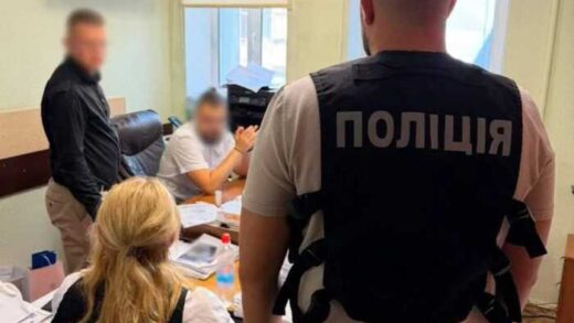 Вивезення листя із «Сирецького гаю» за 2,1 мільйона гривень: посадовицю підозрюють у переплаті понад 700 тисяч