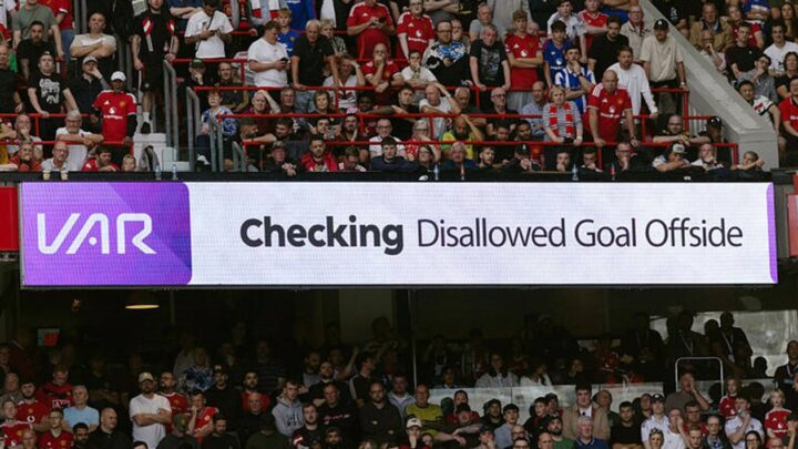 VAR-суддів знімають із матчів після зарахування гола Голанна