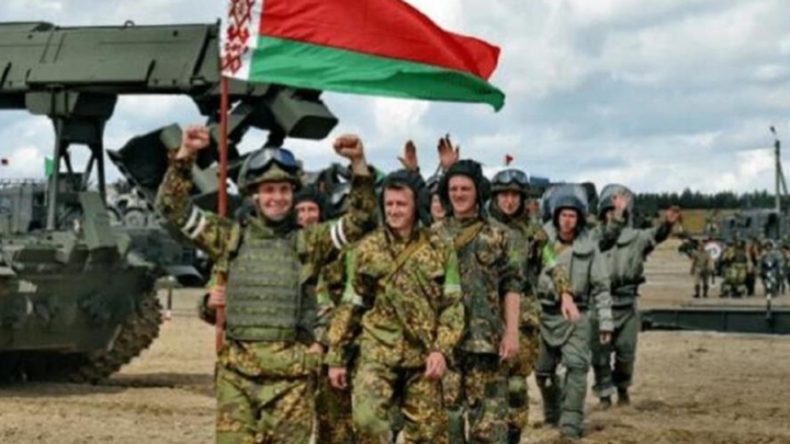 Білорусь стягнула до Сувальського коридору війська