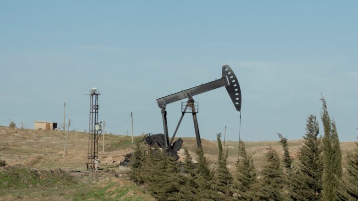 Ціни на нафту впали на тлі сигналів Ірану про переговори зі США