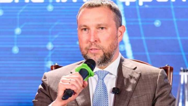 Борги перед Міноборони на сотні мільйонів та корупційні справи: як гендиректор «Української бронетехніки» Бельбас наживається на війні