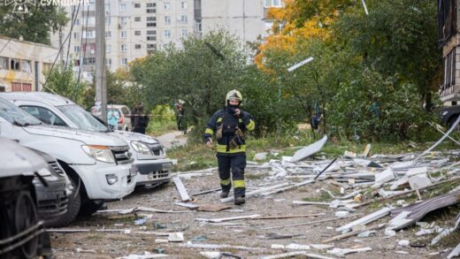 У Сумах російські КАБи влучили поруч із багатоповерхівками