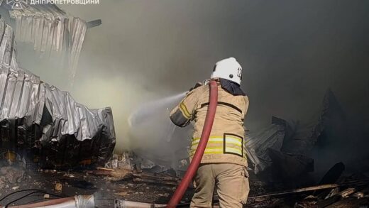 Російські дрони вдруге атакували склади поблизу Дніпра